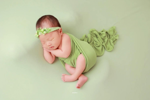 石家庄宝宝趴着睡是积食吗